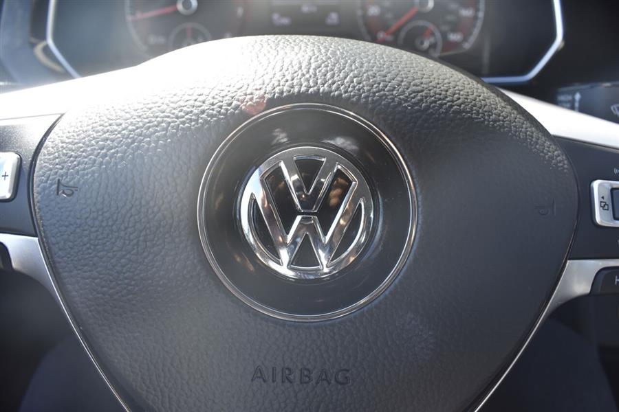 Used Volkswagen Jetta 1.4T S 4dr Sedan 8A 2019 | Automania. Woodside, New York Used Volkswagen Jetta 1.4T S 4dr Sedan 8A 2019 | Automania. Woodside, New York