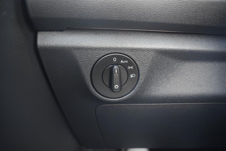 Used Volkswagen Jetta 1.4T S 4dr Sedan 8A 2019 | Automania. Woodside, New York Used Volkswagen Jetta 1.4T S 4dr Sedan 8A 2019 | Automania. Woodside, New York
