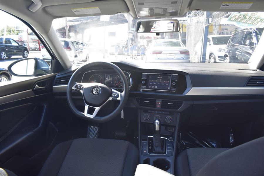 Used Volkswagen Jetta 1.4T S 4dr Sedan 8A 2019 | Automania. Woodside, New York Used Volkswagen Jetta 1.4T S 4dr Sedan 8A 2019 | Automania. Woodside, New York