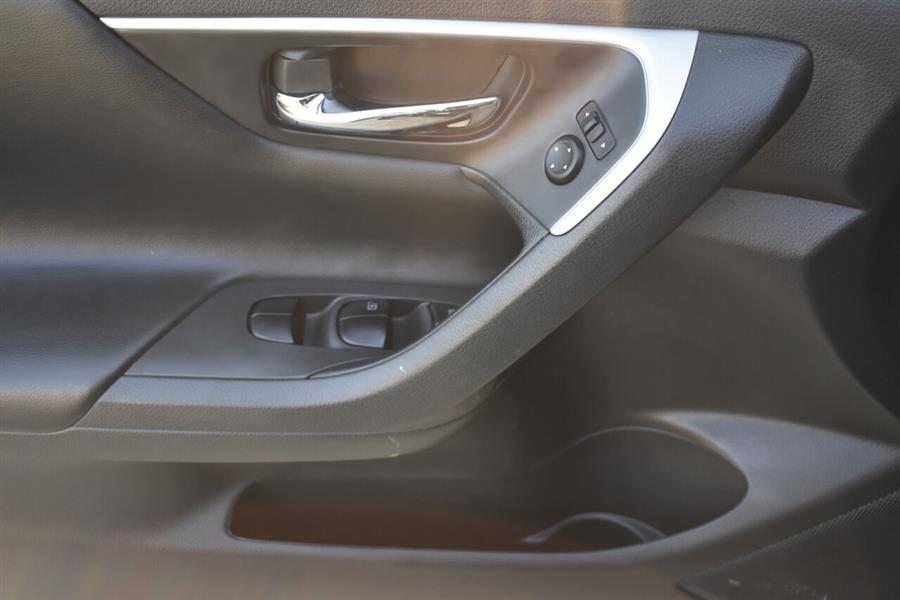 Used Nissan Altima 2.5 S 4dr Sedan 2018 | Automania. Woodside, New York Used Nissan Altima 2.5 S 4dr Sedan 2018 | Automania. Woodside, New York