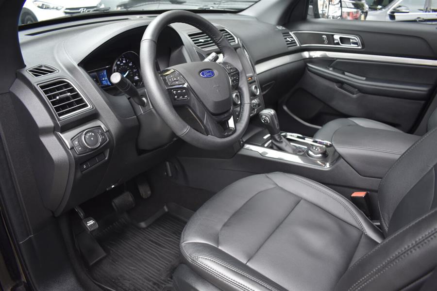 Used Ford Explorer XLT AWD 4dr SUV 2018 | Automania. Woodside, New York Used Ford Explorer XLT AWD 4dr SUV 2018 | Automania. Woodside, New York