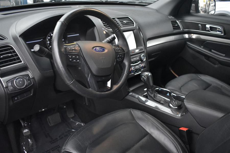 Used Ford Explorer XLT AWD 4dr SUV 2018 | Automania. Woodside, New York Used Ford Explorer XLT AWD 4dr SUV 2018 | Automania. Woodside, New York