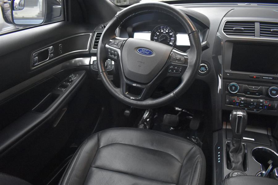 Used Ford Explorer XLT AWD 4dr SUV 2018 | Automania. Woodside, New York Used Ford Explorer XLT AWD 4dr SUV 2018 | Automania. Woodside, New York