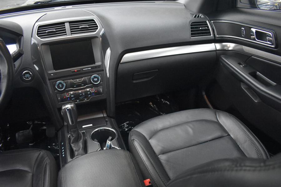 Used Ford Explorer XLT AWD 4dr SUV 2018 | Automania. Woodside, New York Used Ford Explorer XLT AWD 4dr SUV 2018 | Automania. Woodside, New York