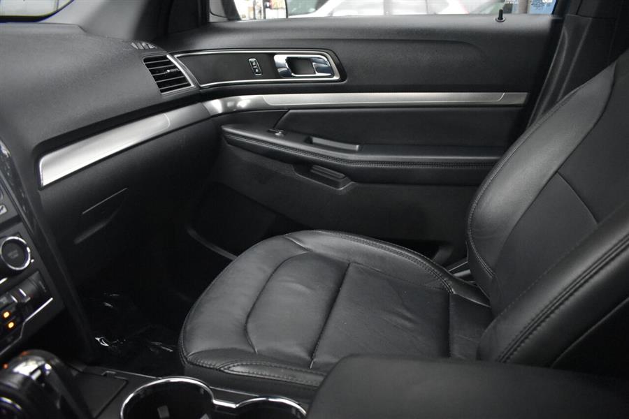 Used Ford Explorer XLT AWD 4dr SUV 2018 | Automania. Woodside, New York Used Ford Explorer XLT AWD 4dr SUV 2018 | Automania. Woodside, New York