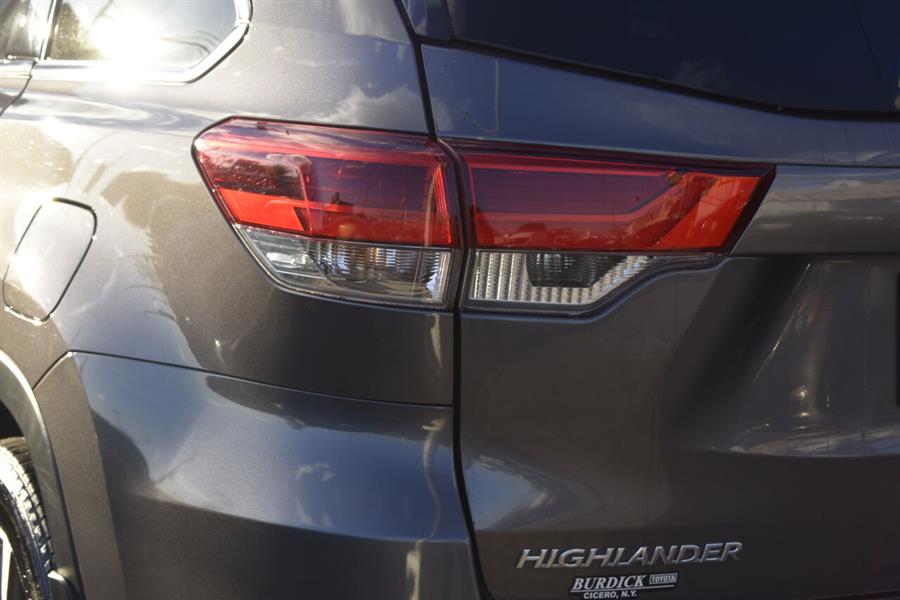 Used Toyota Highlander XLE AWD 4dr SUV 2018 | Automania. Woodside, New York Used Toyota Highlander XLE AWD 4dr SUV 2018 | Automania. Woodside, New York