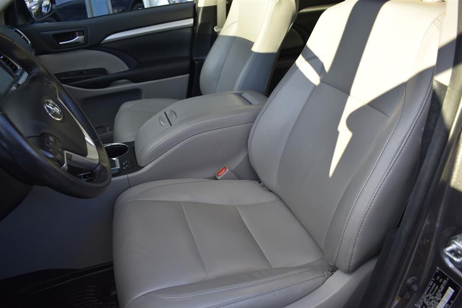 Used Toyota Highlander XLE AWD 4dr SUV 2018 | Automania. Woodside, New York Used Toyota Highlander XLE AWD 4dr SUV 2018 | Automania. Woodside, New York