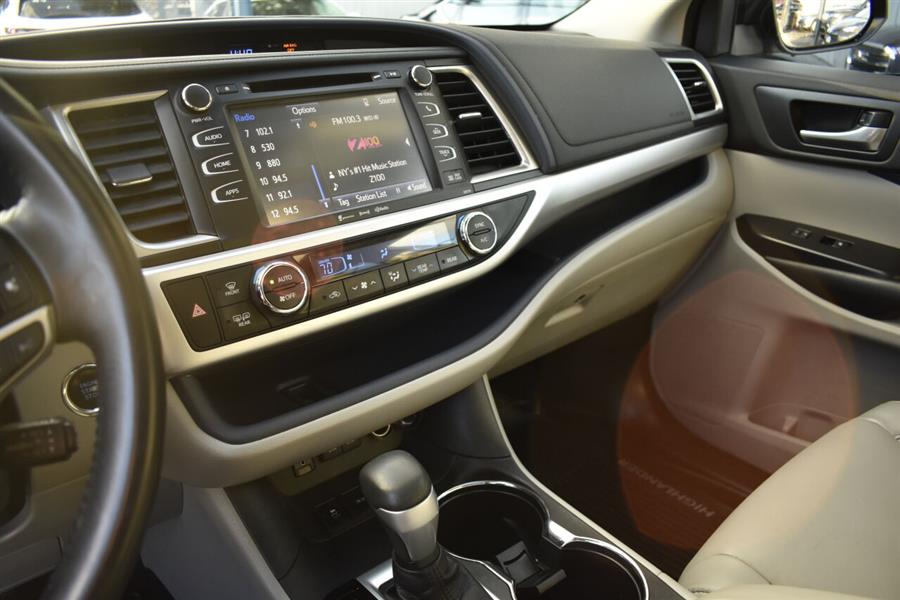 Used Toyota Highlander XLE AWD 4dr SUV 2018 | Automania. Woodside, New York Used Toyota Highlander XLE AWD 4dr SUV 2018 | Automania. Woodside, New York