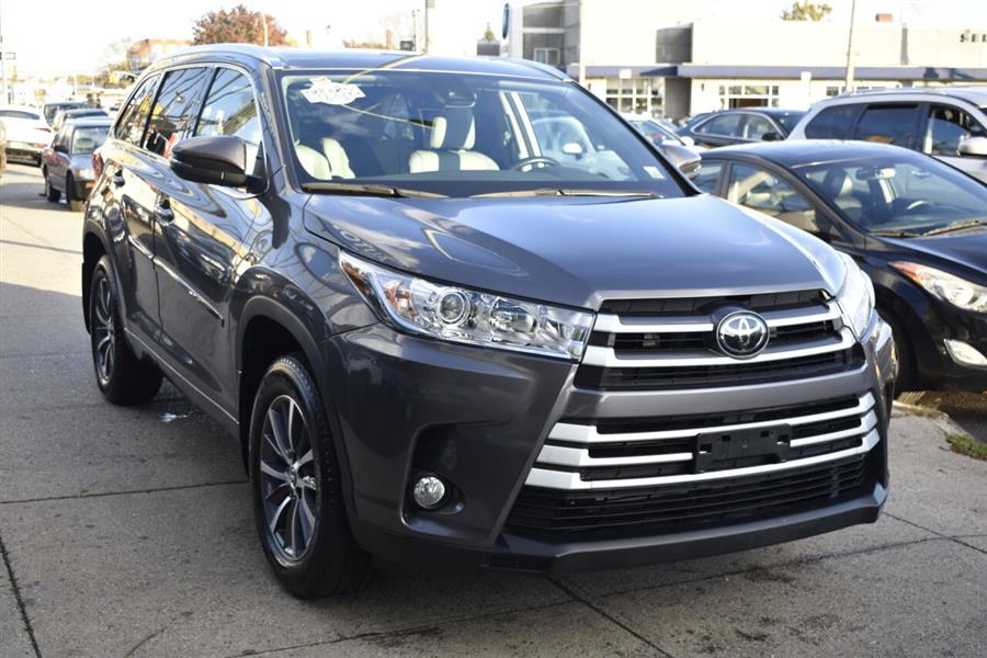 Used Toyota Highlander XLE AWD 4dr SUV 2018 | Automania. Woodside, New York Used Toyota Highlander XLE AWD 4dr SUV 2018 | Automania. Woodside, New York