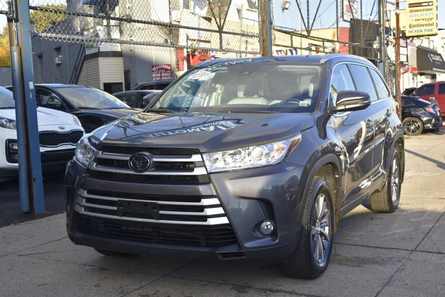 Used Toyota Highlander XLE AWD 4dr SUV 2018 | Automania. Woodside, New York Used Toyota Highlander XLE AWD 4dr SUV 2018 | Automania. Woodside, New York