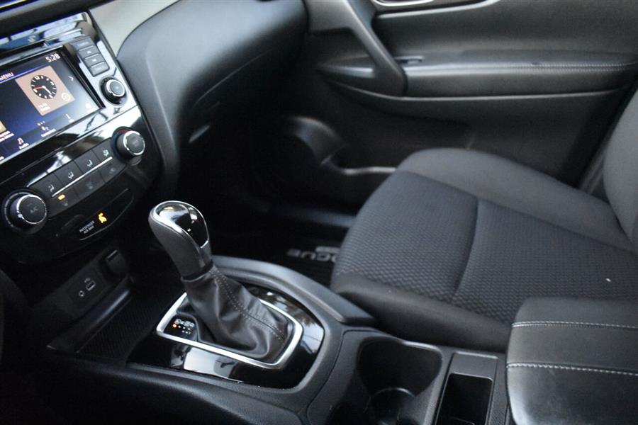 Used Nissan Rogue Sport S AWD 4dr Crossover 2019 | Automania. Woodside, New York Used Nissan Rogue Sport S AWD 4dr Crossover 2019 | Automania. Woodside, New York