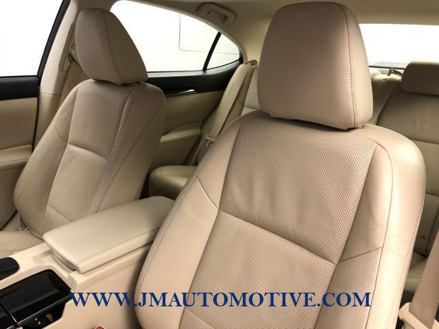 Used Lexus Es 350 4dr Sdn 2013 | J&M Automotive Sls&Svc LLC. Naugatuck, Connecticut Used Lexus Es 350 4dr Sdn 2013 | J&M Automotive Sls&Svc LLC. Naugatuck, Connecticut