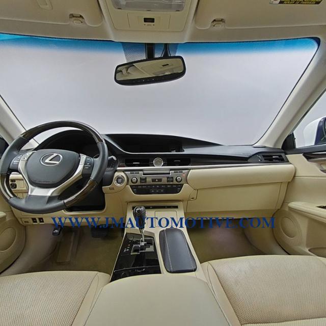 Used Lexus Es 350 4dr Sdn 2013 | J&M Automotive Sls&Svc LLC. Naugatuck, Connecticut Used Lexus Es 350 4dr Sdn 2013 | J&M Automotive Sls&Svc LLC. Naugatuck, Connecticut