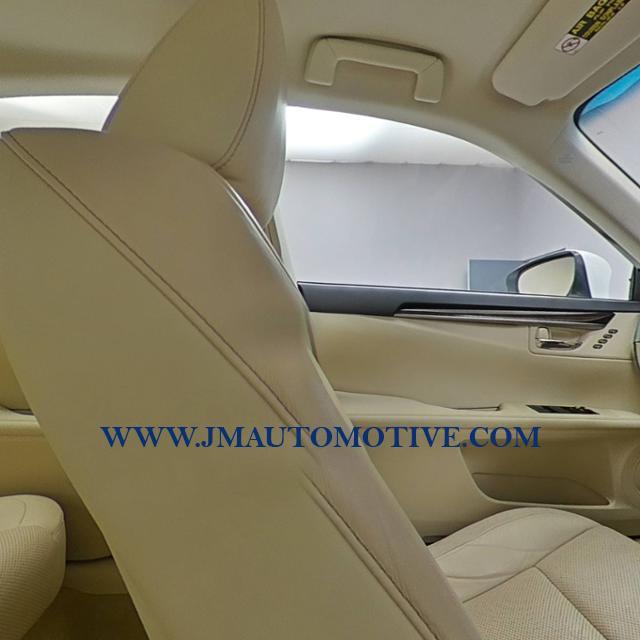 Used Lexus Es 350 4dr Sdn 2013 | J&M Automotive Sls&Svc LLC. Naugatuck, Connecticut Used Lexus Es 350 4dr Sdn 2013 | J&M Automotive Sls&Svc LLC. Naugatuck, Connecticut