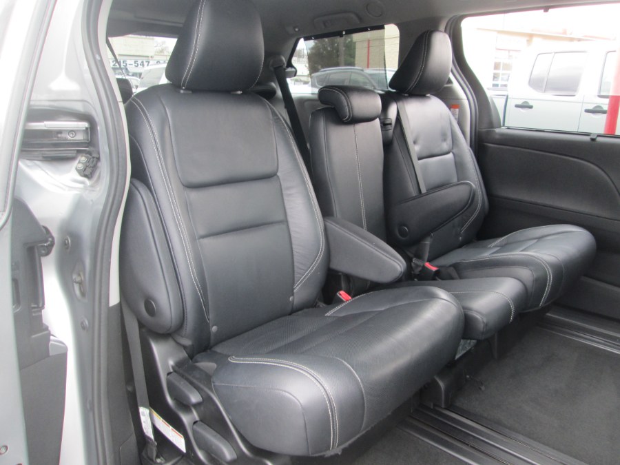 2018 Toyota Sienna SE Premium FWD 8-Passenger (Natl), available for sale in Levittown, Pennsylvania | Levittown Auto. Levittown, Pennsylvania 2018 Toyota Sienna SE Premium FWD 8-Passenger (Natl), available for sale in Levittown, Pennsylvania | Levittown Auto. Levittown, Pennsylvania