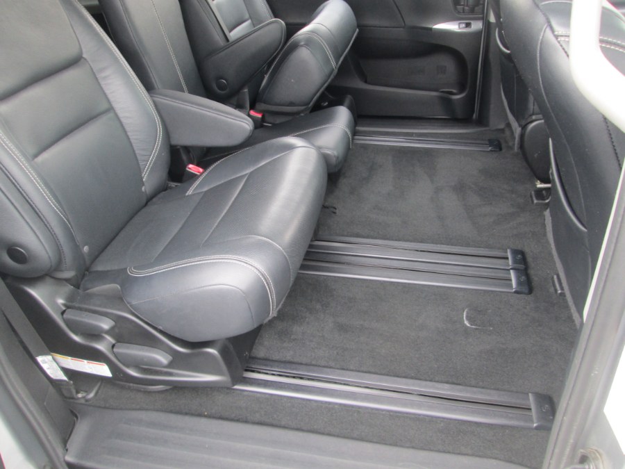 2018 Toyota Sienna SE Premium FWD 8-Passenger (Natl), available for sale in Levittown, Pennsylvania | Levittown Auto. Levittown, Pennsylvania 2018 Toyota Sienna SE Premium FWD 8-Passenger (Natl), available for sale in Levittown, Pennsylvania | Levittown Auto. Levittown, Pennsylvania