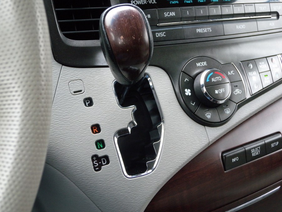 Used Toyota Sienna 5dr 8-Pass Van V6 XLE FWD 2014 | Carsbuck Inc.. Brooklyn, New York Used Toyota Sienna 5dr 8-Pass Van V6 XLE FWD 2014 | Carsbuck Inc.. Brooklyn, New York