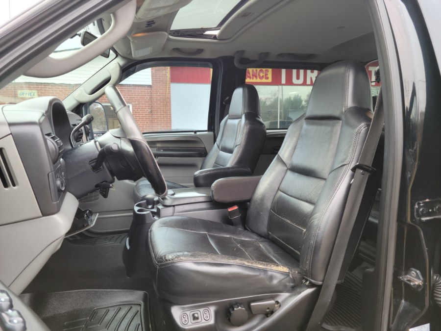 Used Ford Super Duty F-250 Lariat Crew Cab 4WD 6.0 Power Stroke Diesel LOADED 2006 | Toro Auto. East Windsor, Connecticut Used Ford Super Duty F-250 Lariat Crew Cab 4WD 6.0 Power Stroke Diesel LOADED 2006 | Toro Auto. East Windsor, Connecticut