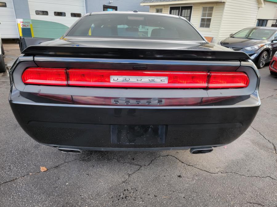 Used Dodge Challenger 2dr Cpe R/T Classic 2011 | Eugen's Auto Sales & Repairs. Philadelphia, Pennsylvania Used Dodge Challenger 2dr Cpe R/T Classic 2011 | Eugen's Auto Sales & Repairs. Philadelphia, Pennsylvania