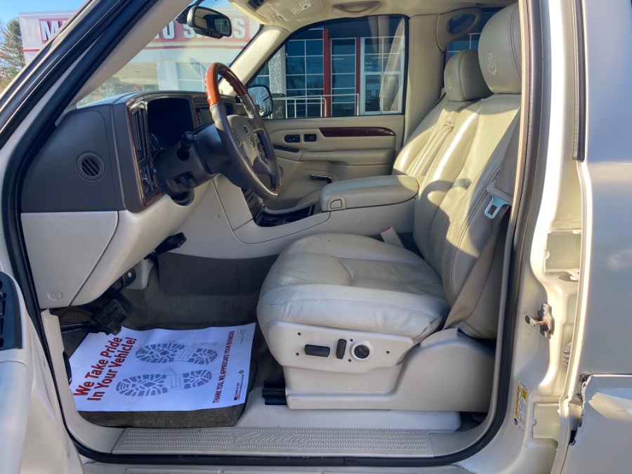Used Cadillac Escalade 4dr AWD 2006 | Marsh Auto Sales LLC. Ortonville, Michigan Used Cadillac Escalade 4dr AWD 2006 | Marsh Auto Sales LLC. Ortonville, Michigan