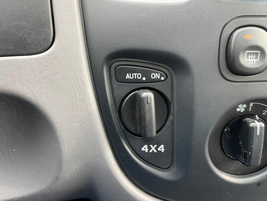 2002 Ford Escape 4dr 103" WB XLT 4WD Sport, available for sale in South Windsor, Connecticut | Mike And Tony Auto Sales, Inc. South Windsor, Connecticut 2002 Ford Escape 4dr 103" WB XLT 4WD Sport, available for sale in South Windsor, Connecticut | Mike And Tony Auto Sales, Inc. South Windsor, Connecticut