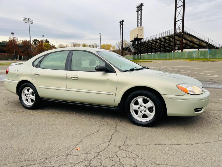 Used Ford Taurus 4dr Sdn SE 2006 | Supreme Automotive. New Britain, Connecticut Used Ford Taurus 4dr Sdn SE 2006 | Supreme Automotive. New Britain, Connecticut