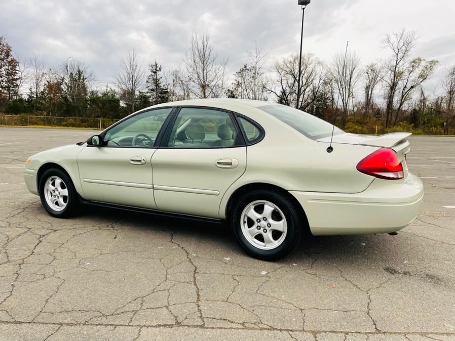 Used Ford Taurus 4dr Sdn SE 2006 | Supreme Automotive. New Britain, Connecticut Used Ford Taurus 4dr Sdn SE 2006 | Supreme Automotive. New Britain, Connecticut