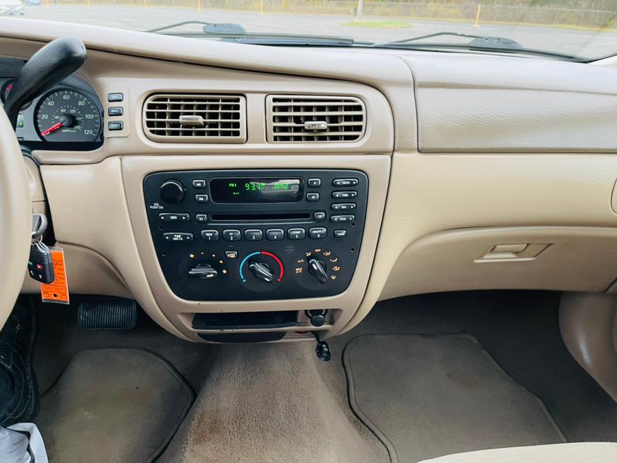 Used Ford Taurus 4dr Sdn SE 2006 | Supreme Automotive. New Britain, Connecticut Used Ford Taurus 4dr Sdn SE 2006 | Supreme Automotive. New Britain, Connecticut