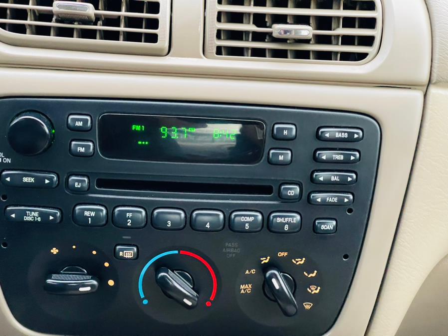 Used Ford Taurus 4dr Sdn SE 2006 | Supreme Automotive. New Britain, Connecticut Used Ford Taurus 4dr Sdn SE 2006 | Supreme Automotive. New Britain, Connecticut