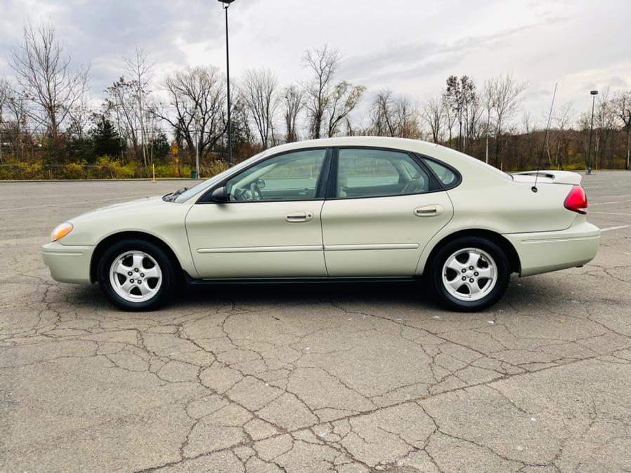 Used Ford Taurus 4dr Sdn SE 2006 | Supreme Automotive. New Britain, Connecticut Used Ford Taurus 4dr Sdn SE 2006 | Supreme Automotive. New Britain, Connecticut