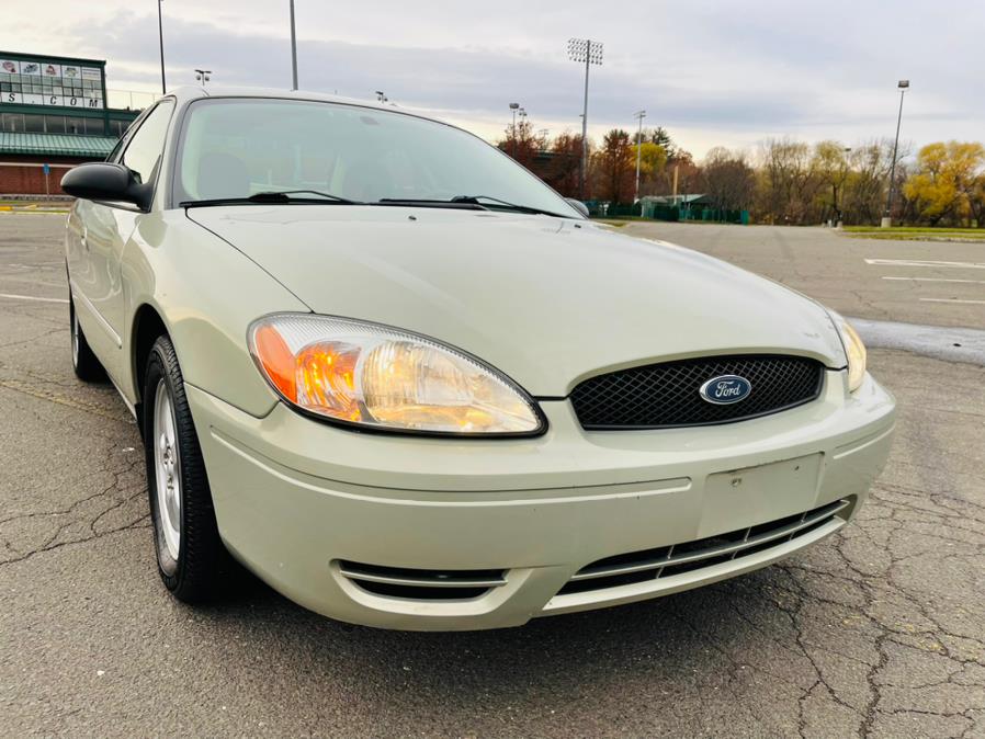 Used Ford Taurus 4dr Sdn SE 2006 | Supreme Automotive. New Britain, Connecticut Used Ford Taurus 4dr Sdn SE 2006 | Supreme Automotive. New Britain, Connecticut