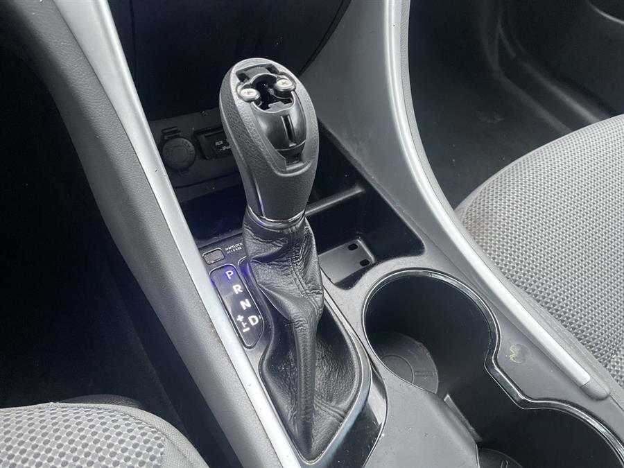 Used Hyundai Sonata 4dr Sdn 2.4L Auto GLS *Ltd Avail* 2013 | Wiz Leasing Inc. Stratford, Connecticut Used Hyundai Sonata 4dr Sdn 2.4L Auto GLS *Ltd Avail* 2013 | Wiz Leasing Inc. Stratford, Connecticut