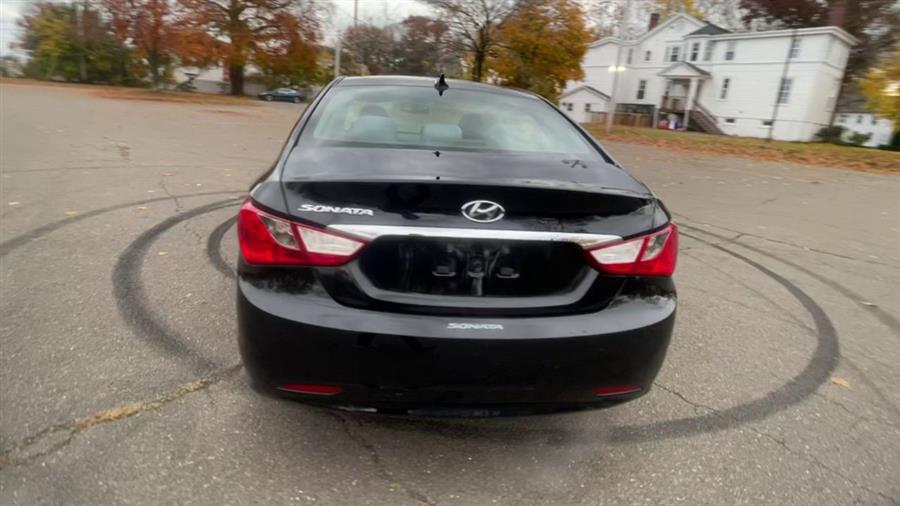 Used Hyundai Sonata 4dr Sdn 2.4L Auto GLS *Ltd Avail* 2013 | Wiz Leasing Inc. Stratford, Connecticut Used Hyundai Sonata 4dr Sdn 2.4L Auto GLS *Ltd Avail* 2013 | Wiz Leasing Inc. Stratford, Connecticut