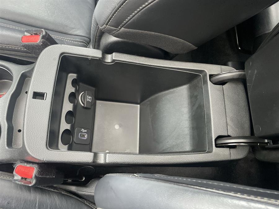 Used Jeep Cherokee 4WD 4dr Limited 2015 | Wiz Leasing Inc. Stratford, Connecticut Used Jeep Cherokee 4WD 4dr Limited 2015 | Wiz Leasing Inc. Stratford, Connecticut