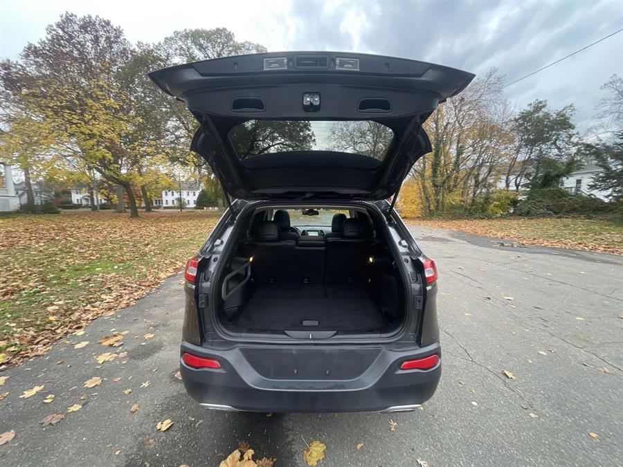 Used Jeep Cherokee 4WD 4dr Limited 2015 | Wiz Leasing Inc. Stratford, Connecticut Used Jeep Cherokee 4WD 4dr Limited 2015 | Wiz Leasing Inc. Stratford, Connecticut