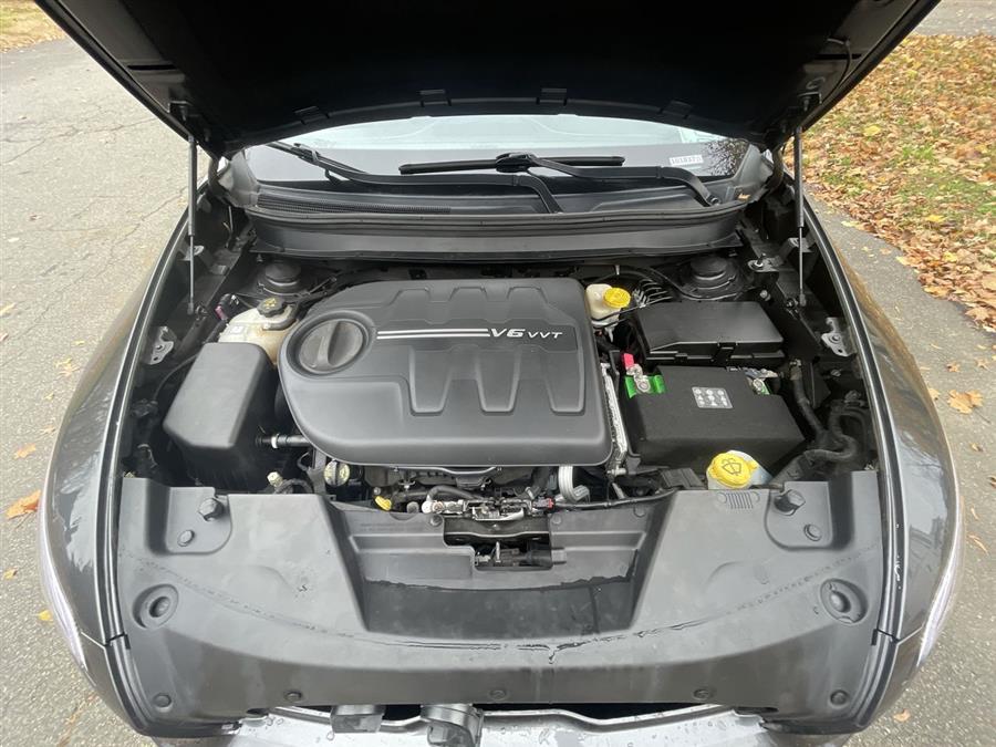 Used Jeep Cherokee 4WD 4dr Limited 2015 | Wiz Leasing Inc. Stratford, Connecticut Used Jeep Cherokee 4WD 4dr Limited 2015 | Wiz Leasing Inc. Stratford, Connecticut