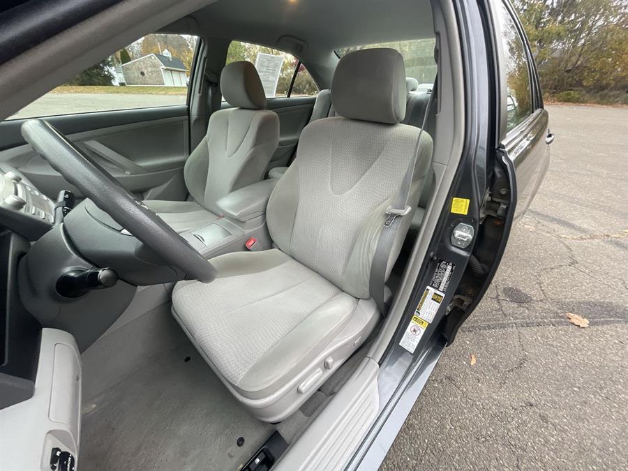 Used Toyota Camry 4dr Sdn I4 Auto LE (Natl) 2011 | Wiz Leasing Inc. Stratford, Connecticut Used Toyota Camry 4dr Sdn I4 Auto LE (Natl) 2011 | Wiz Leasing Inc. Stratford, Connecticut