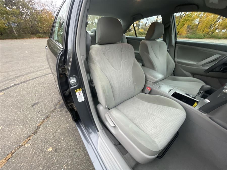 Used Toyota Camry 4dr Sdn I4 Auto LE (Natl) 2011 | Wiz Leasing Inc. Stratford, Connecticut Used Toyota Camry 4dr Sdn I4 Auto LE (Natl) 2011 | Wiz Leasing Inc. Stratford, Connecticut