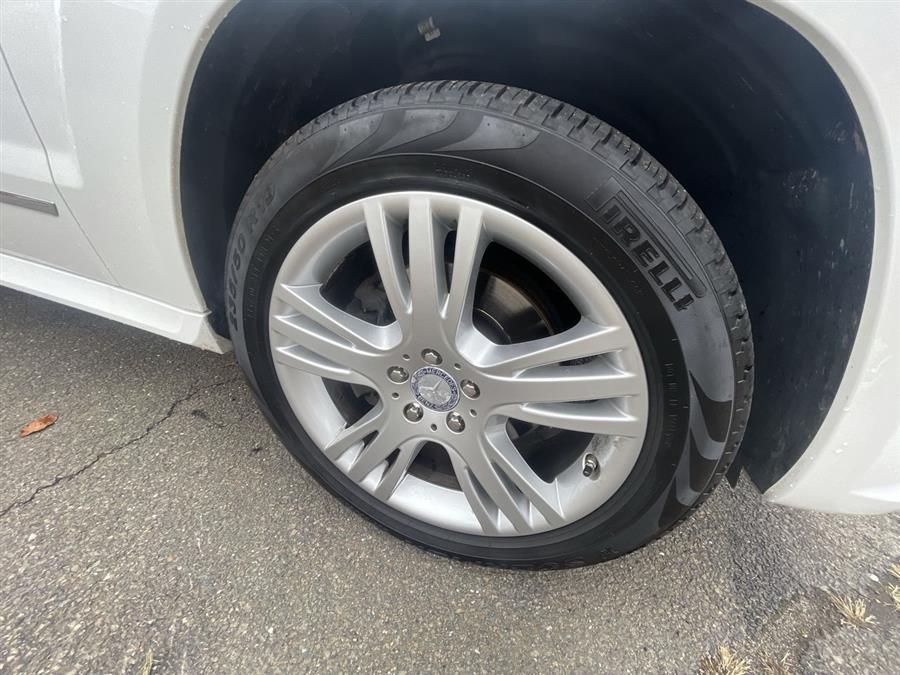 2013 Mercedes-Benz GLK-Class 4MATIC 4dr GLK350, available for sale in Stratford, Connecticut | Wiz Leasing Inc. Stratford, Connecticut 2013 Mercedes-Benz GLK-Class 4MATIC 4dr GLK350, available for sale in Stratford, Connecticut | Wiz Leasing Inc. Stratford, Connecticut