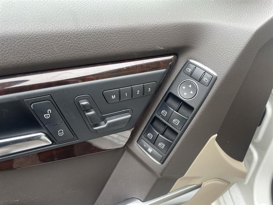 2013 Mercedes-Benz GLK-Class 4MATIC 4dr GLK350, available for sale in Stratford, Connecticut | Wiz Leasing Inc. Stratford, Connecticut 2013 Mercedes-Benz GLK-Class 4MATIC 4dr GLK350, available for sale in Stratford, Connecticut | Wiz Leasing Inc. Stratford, Connecticut