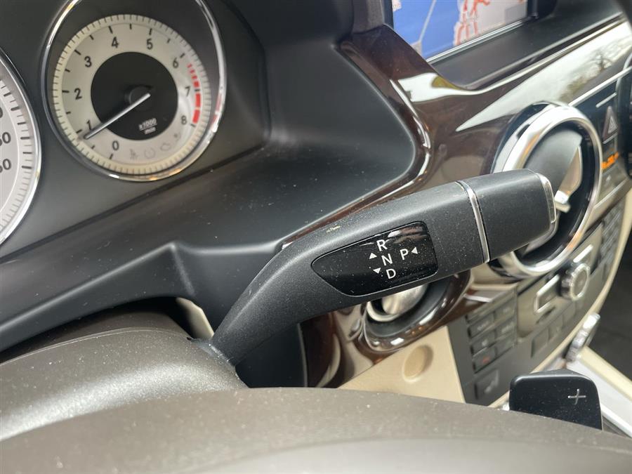 2013 Mercedes-Benz GLK-Class 4MATIC 4dr GLK350, available for sale in Stratford, Connecticut | Wiz Leasing Inc. Stratford, Connecticut 2013 Mercedes-Benz GLK-Class 4MATIC 4dr GLK350, available for sale in Stratford, Connecticut | Wiz Leasing Inc. Stratford, Connecticut
