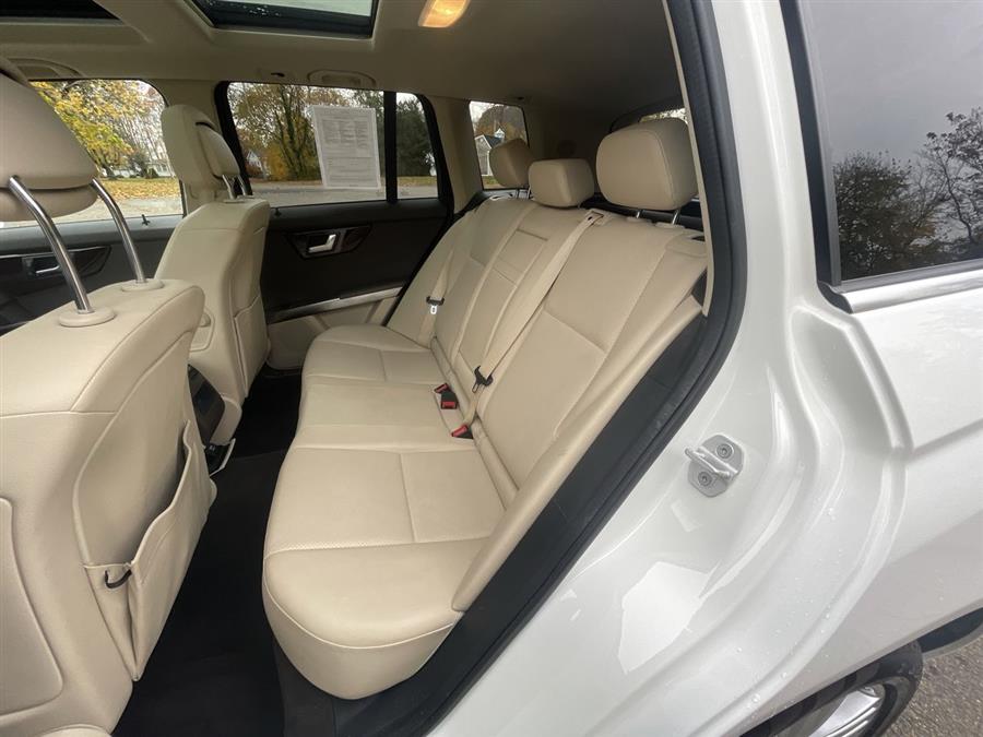 2013 Mercedes-Benz GLK-Class 4MATIC 4dr GLK350, available for sale in Stratford, Connecticut | Wiz Leasing Inc. Stratford, Connecticut 2013 Mercedes-Benz GLK-Class 4MATIC 4dr GLK350, available for sale in Stratford, Connecticut | Wiz Leasing Inc. Stratford, Connecticut