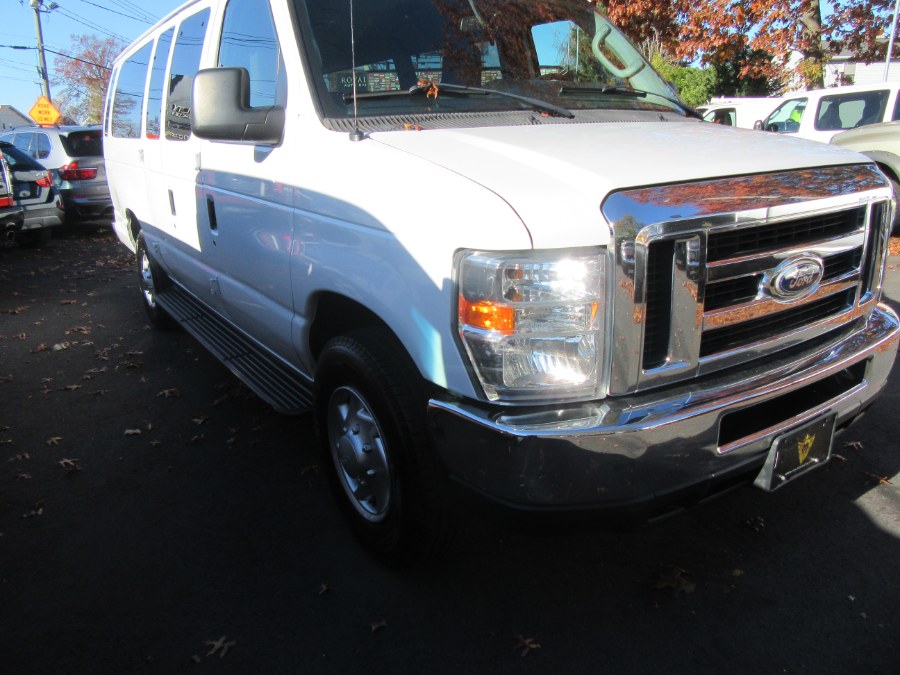 Used Ford Econoline Wagon E-350 Super Duty Ext XLT 2014 | Royalty Auto Sales. Little Ferry, New Jersey Used Ford Econoline Wagon E-350 Super Duty Ext XLT 2014 | Royalty Auto Sales. Little Ferry, New Jersey
