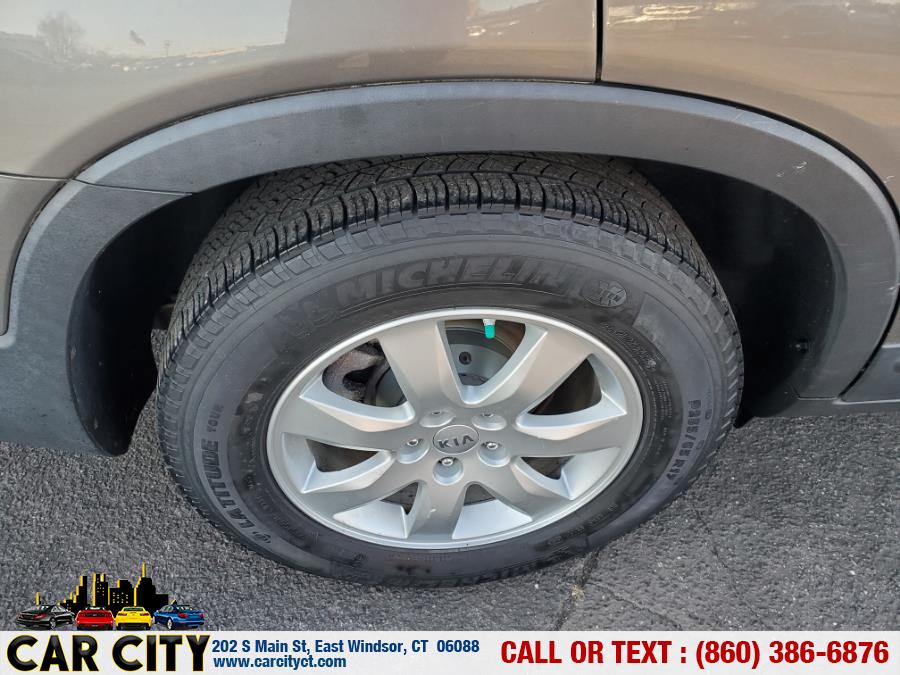 2013 Kia Sorento AWD 4dr I4-GDI LX, available for sale in East Windsor, Connecticut | Car City LLC. East Windsor, Connecticut 2013 Kia Sorento AWD 4dr I4-GDI LX, available for sale in East Windsor, Connecticut | Car City LLC. East Windsor, Connecticut