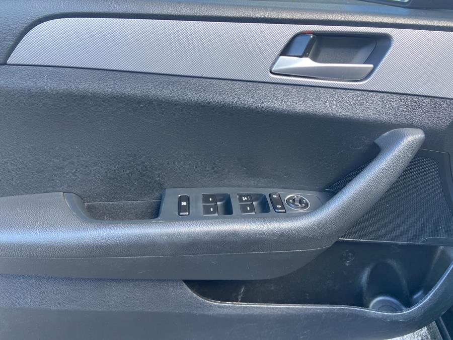 2019 Hyundai Sonata SE 2.4L, available for sale in Irvington , New Jersey | Auto Haus of Irvington Corp. Irvington , New Jersey 2019 Hyundai Sonata SE 2.4L, available for sale in Irvington , New Jersey | Auto Haus of Irvington Corp. Irvington , New Jersey
