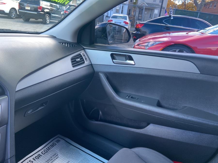 2019 Hyundai Sonata SE 2.4L, available for sale in Irvington , New Jersey | Auto Haus of Irvington Corp. Irvington , New Jersey 2019 Hyundai Sonata SE 2.4L, available for sale in Irvington , New Jersey | Auto Haus of Irvington Corp. Irvington , New Jersey
