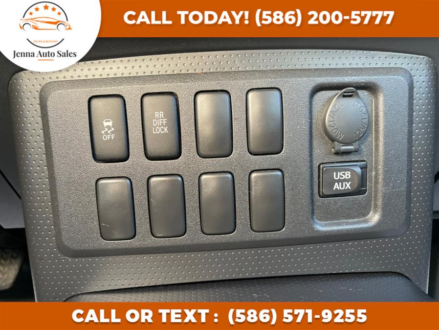 Used Toyota FJ Cruiser 4WD 4dr Auto (Natl) 2011 | Jenna Auto Sale Inc. Roseville, Michigan Used Toyota FJ Cruiser 4WD 4dr Auto (Natl) 2011 | Jenna Auto Sale Inc. Roseville, Michigan