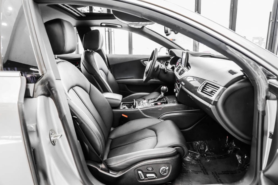Used Audi RS 7 4dr HB Prestige 2016 | 26 Motors Long Island. ELMONT, New York Used Audi RS 7 4dr HB Prestige 2016 | 26 Motors Long Island. ELMONT, New York