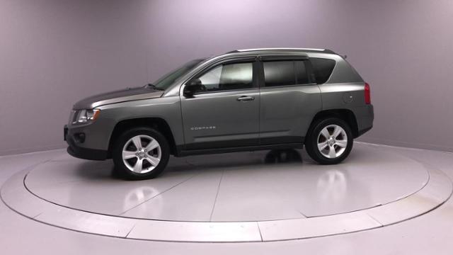 Used Jeep Compass FWD 4dr Latitude 2012 | J&M Automotive Sls&Svc LLC. Naugatuck, Connecticut Used Jeep Compass FWD 4dr Latitude 2012 | J&M Automotive Sls&Svc LLC. Naugatuck, Connecticut