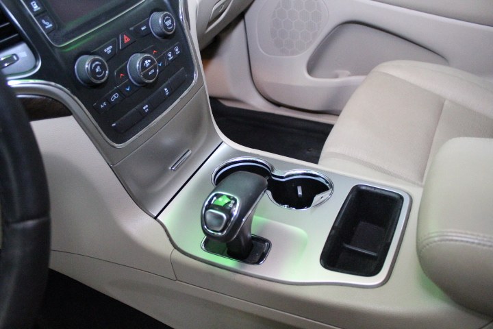 2014 Jeep Grand Cherokee 4WD 4dr Laredo, available for sale in Plainville, Connecticut | New England Auto Sales LLC. Plainville, Connecticut 2014 Jeep Grand Cherokee 4WD 4dr Laredo, available for sale in Plainville, Connecticut | New England Auto Sales LLC. Plainville, Connecticut